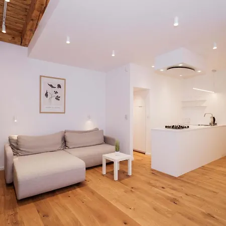 Minimalist Scandi - Cozy & Stylish Bratislava
