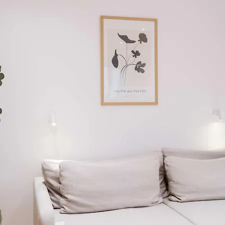 Minimalist Scandi - Cozy & Stylish *