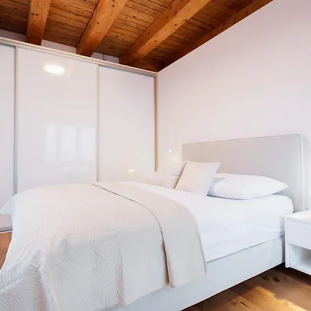 Minimalist Scandi - Cozy & Stylish Apartment *