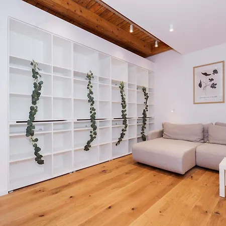 Minimalist Scandi - Cozy & Stylish Pressburg